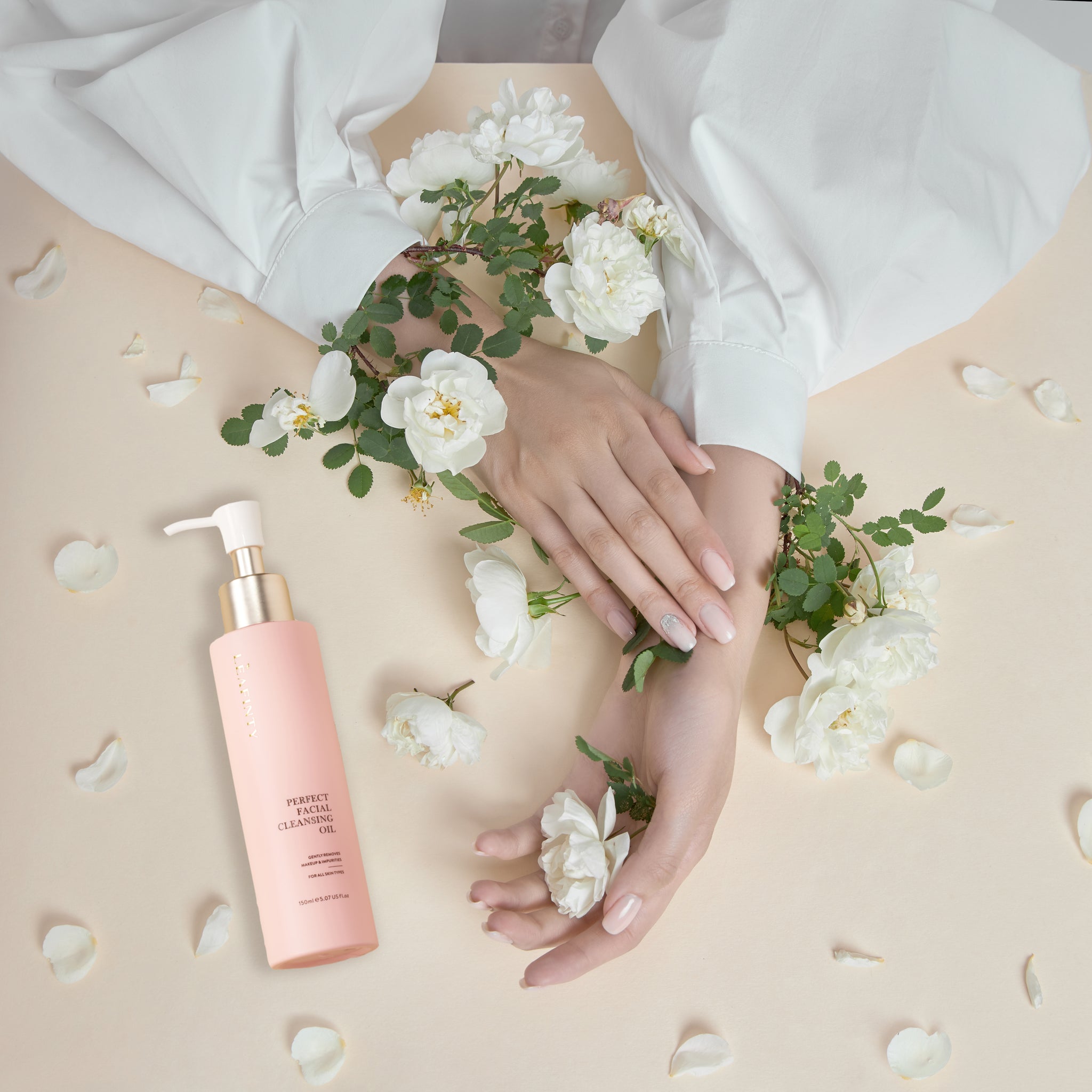 5 Reasons to Use a Natural Oil Cleanser to Clean Your Face - Leafinty